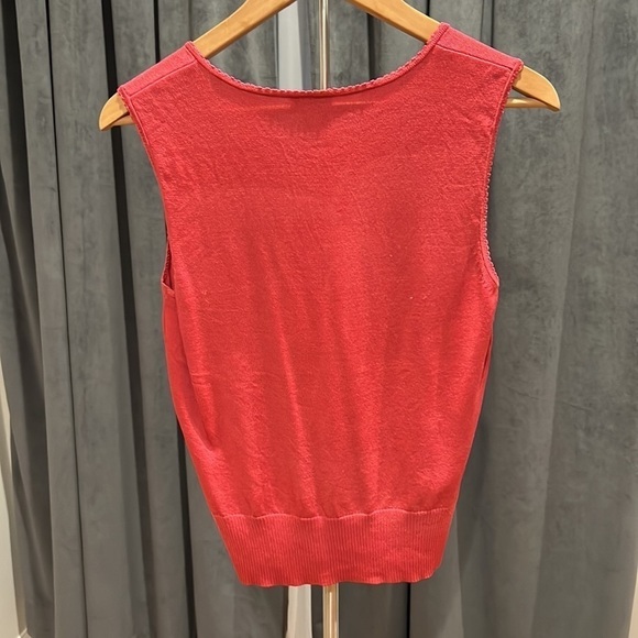 Ann Taylor sleeveless sweater Barbie core - Picture 4 of 6
